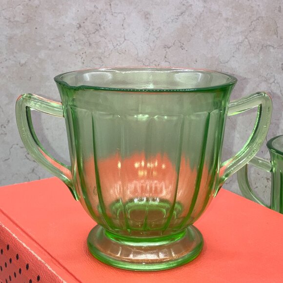 Vintage 1930’s 16 Panel Green Uranium Glass Cream and Sugar Set. Brilliant Glow - Picture 5 of 8